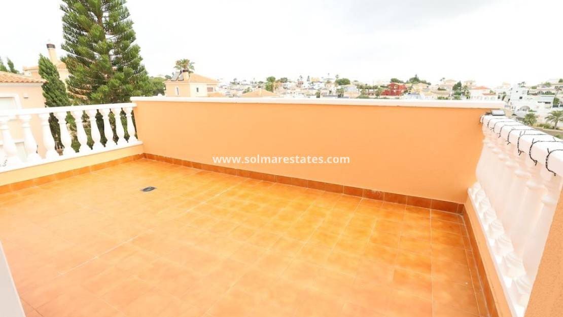 5 sypialnia Willa na sprzedaż w Villamartin z basenem - 385 000 € (Ref: 9922693)