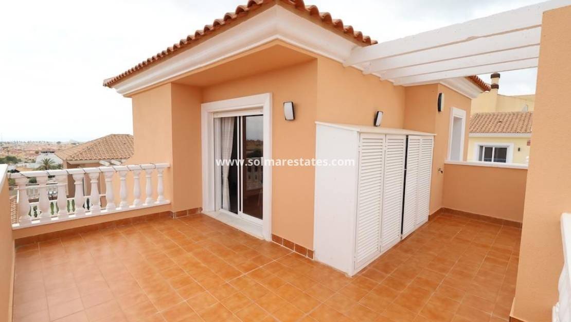 5 sypialnia Willa na sprzedaż w Villamartin z basenem - 385 000 € (Ref: 9922693)