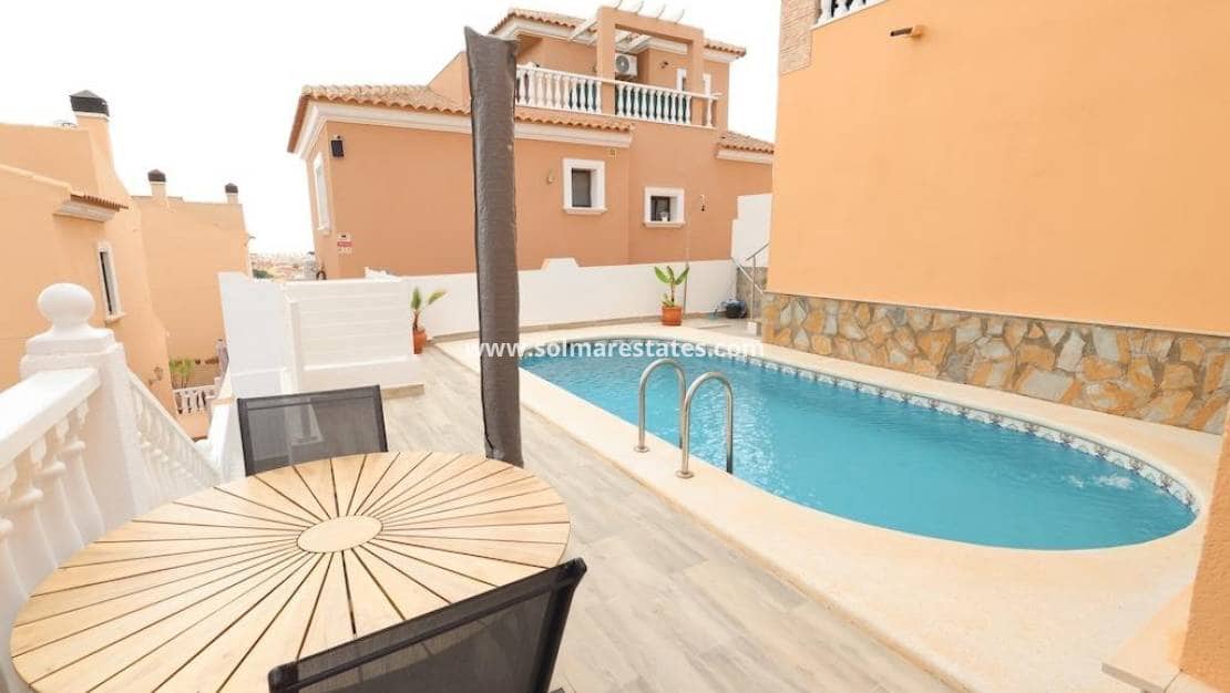 5 sypialnia Willa na sprzedaż w Villamartin z basenem - 385 000 € (Ref: 9922693)