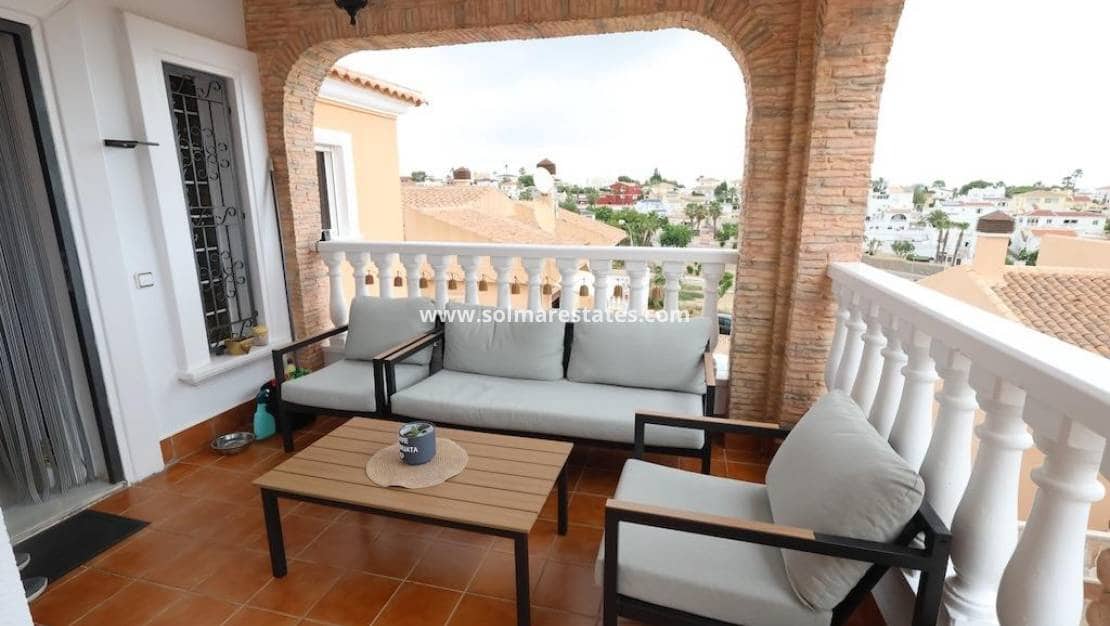 5 sypialnia Willa na sprzedaż w Villamartin z basenem - 385 000 € (Ref: 9922693)