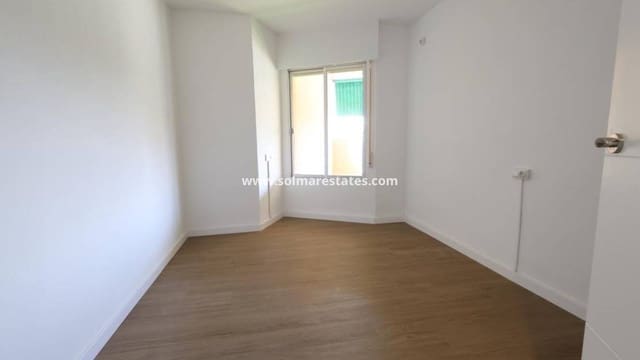 3 makuuhuone Huoneisto myytävänä paikassa La Zenia, Orihuela mukana uima-altaan - 295 000 € (Ref: 9922694)