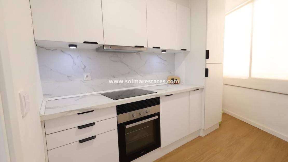 3 sovrum Lägenhet till salu i La Zenia med pool - 247 000 € (Ref: 9922694)
