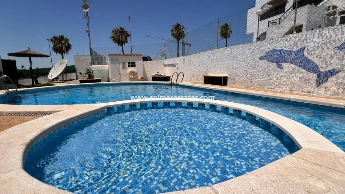 2 bedroom Apartment for sale in Los Montesinos with pool - € 125,000 (Ref: 9922695)