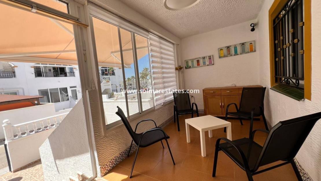 2 bedroom Apartment for sale in Los Montesinos with pool - € 125,000 (Ref: 9922695)