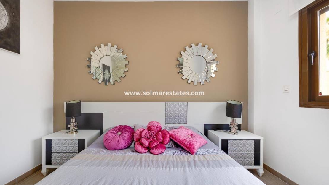 3 Zimmer Villa zu verkaufen in Pueblo Bravo mit Pool - 394.969 € (Ref: 9922696)