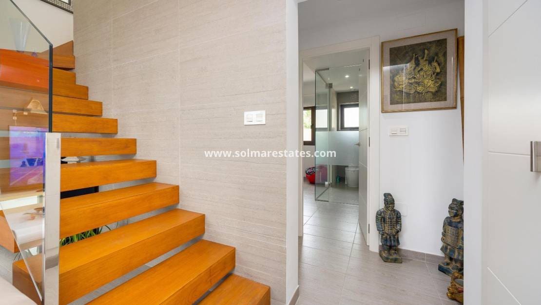 3 Zimmer Villa zu verkaufen in Pueblo Bravo mit Pool - 394.969 € (Ref: 9922696)