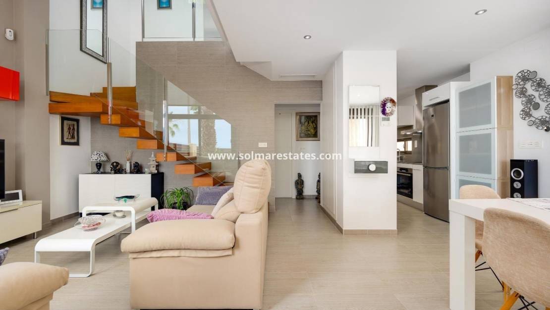 3 Zimmer Villa zu verkaufen in Pueblo Bravo mit Pool - 394.969 € (Ref: 9922696)