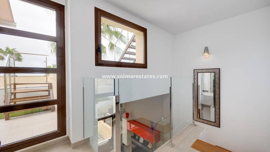 3 Zimmer Villa zu verkaufen in Pueblo Bravo mit Pool - 394.969 € (Ref: 9922696)
