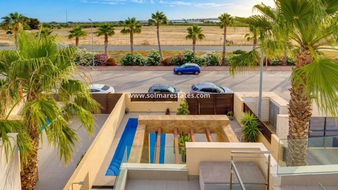 3 Zimmer Villa zu verkaufen in Pueblo Bravo mit Pool - 394.969 € (Ref: 9922696)