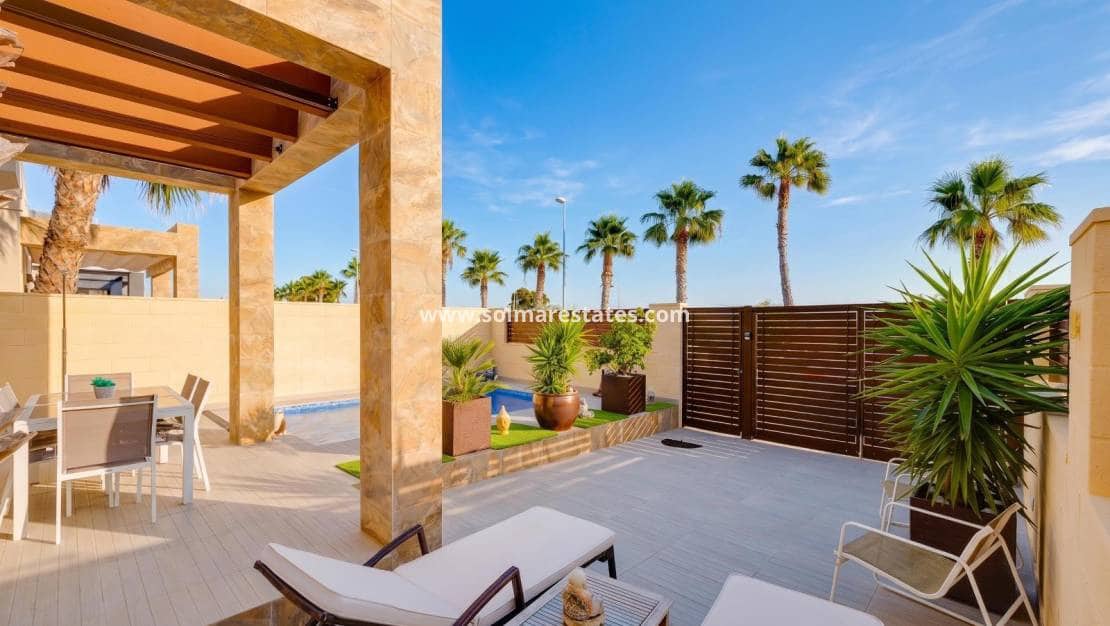 3 Zimmer Villa zu verkaufen in Pueblo Bravo mit Pool - 394.969 € (Ref: 9922696)