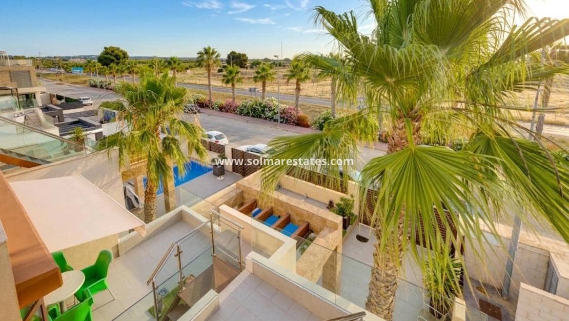 3 Zimmer Villa zu verkaufen in Pueblo Bravo mit Pool - 394.969 € (Ref: 9922696)