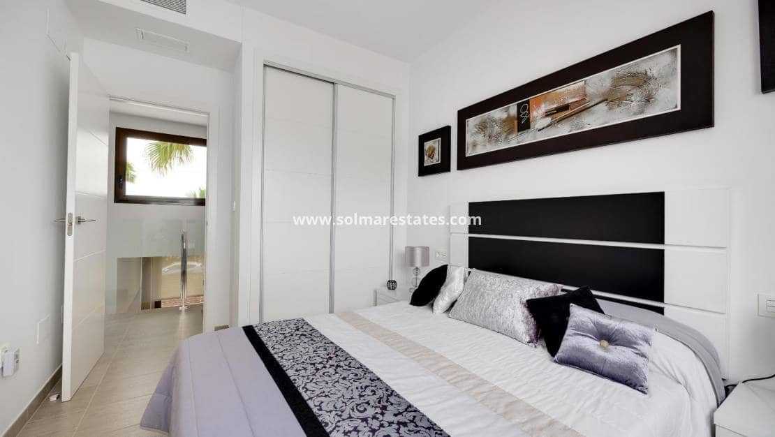 3 Zimmer Villa zu verkaufen in Pueblo Bravo mit Pool - 394.969 € (Ref: 9922696)