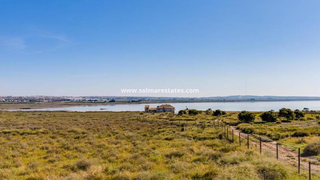 3 Zimmer Villa zu verkaufen in Pueblo Bravo mit Pool - 394.969 € (Ref: 9922696)