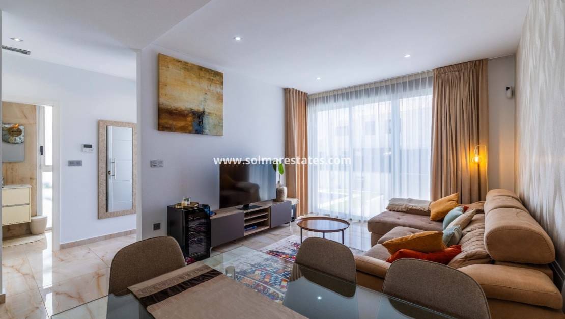 3 Zimmer Villa zu verkaufen in Ciudad Quesada mit Pool - 399.000 € (Ref: 9922697)