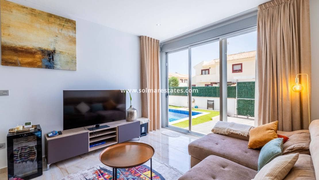 3 Zimmer Villa zu verkaufen in Ciudad Quesada mit Pool - 399.000 € (Ref: 9922697)