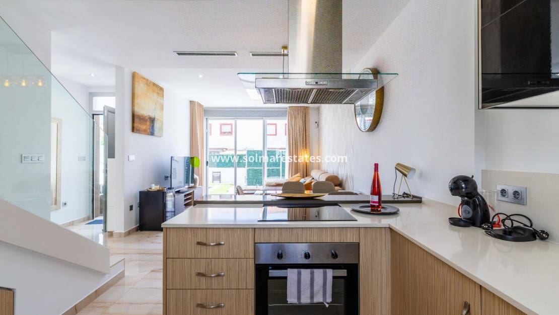 3 Zimmer Villa zu verkaufen in Ciudad Quesada mit Pool - 399.000 € (Ref: 9922697)
