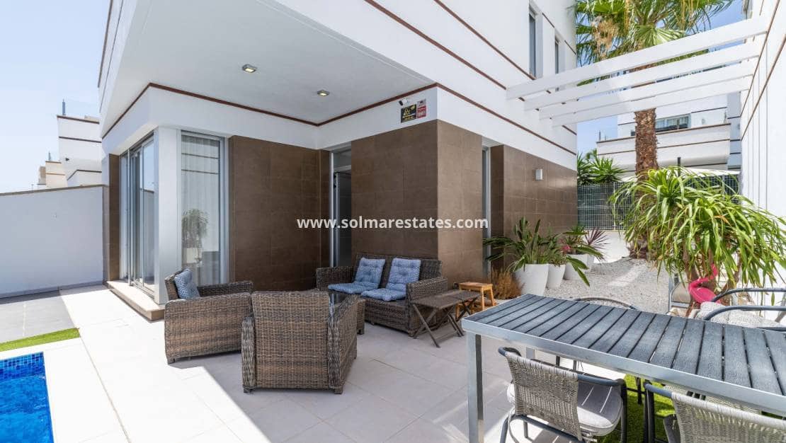 3 Zimmer Villa zu verkaufen in Ciudad Quesada mit Pool - 399.000 € (Ref: 9922697)