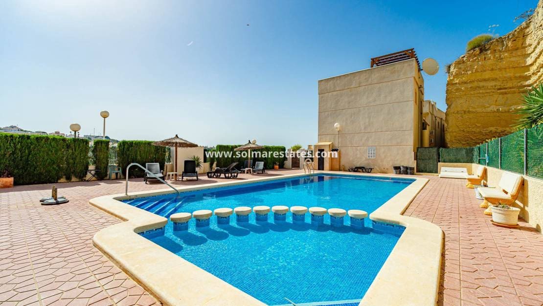 2 soveværelse Lejlighed til salg i La Marquesa med swimmingpool - € 137.950 (Ref: 9922698)