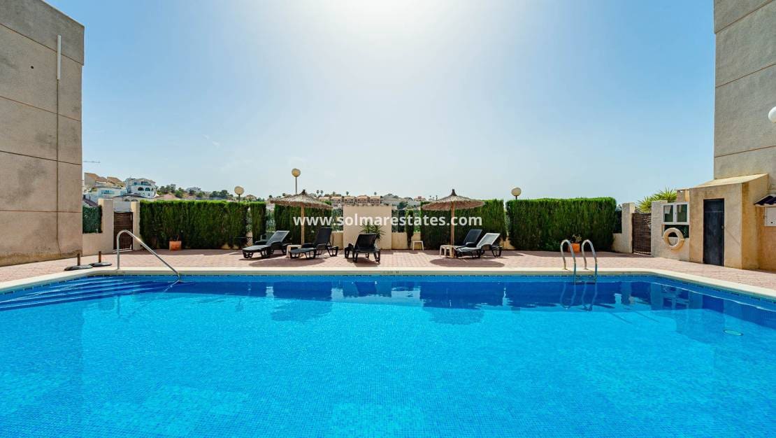 2 soveværelse Lejlighed til salg i La Marquesa med swimmingpool - € 137.950 (Ref: 9922698)