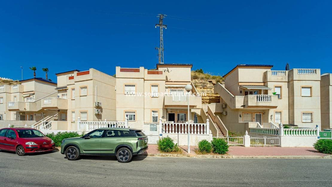 2 soveværelse Lejlighed til salg i La Marquesa med swimmingpool - € 137.950 (Ref: 9922698)