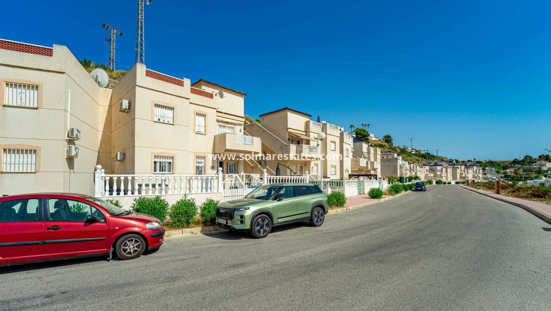 2 soveværelse Lejlighed til salg i La Marquesa med swimmingpool - € 137.950 (Ref: 9922698)