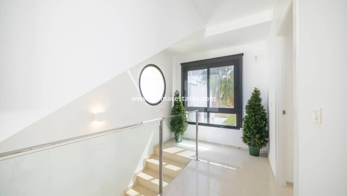 Chalet de 3 habitaciones en Doña Pepa en venta con piscina - 399.000 € (Ref: 9922699)