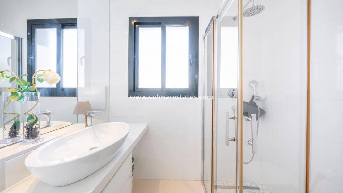 Chalet de 3 habitaciones en Doña Pepa en venta con piscina - 399.000 € (Ref: 9922699)