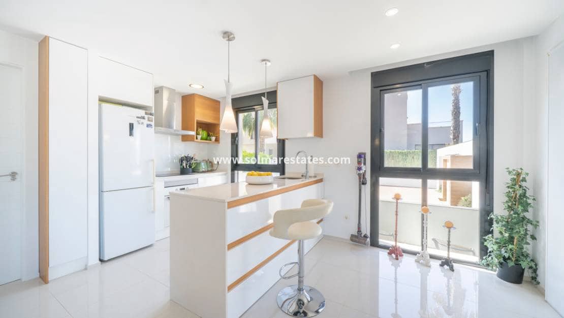 Chalet de 3 habitaciones en Doña Pepa en venta con piscina - 399.000 € (Ref: 9922699)