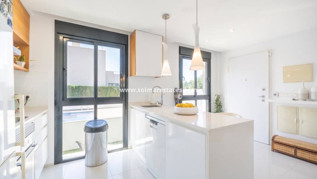 Chalet de 3 habitaciones en Doña Pepa en venta con piscina - 399.000 € (Ref: 9922699)