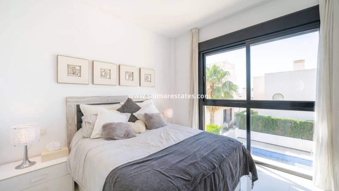 Chalet de 3 habitaciones en Doña Pepa en venta con piscina - 399.000 € (Ref: 9922699)