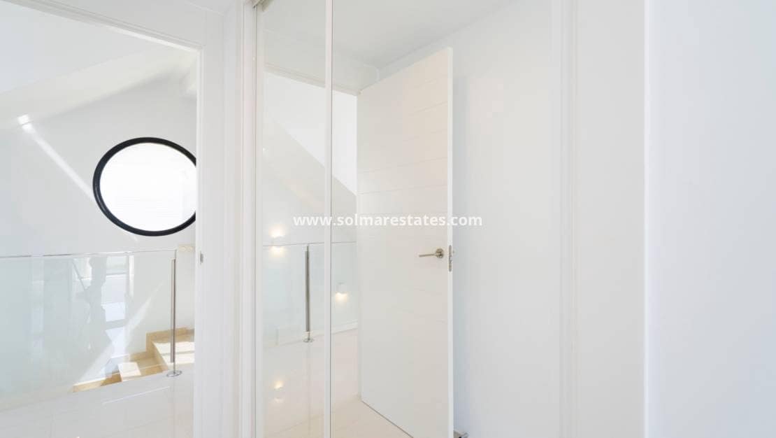 Chalet de 3 habitaciones en Doña Pepa en venta con piscina - 399.000 € (Ref: 9922699)