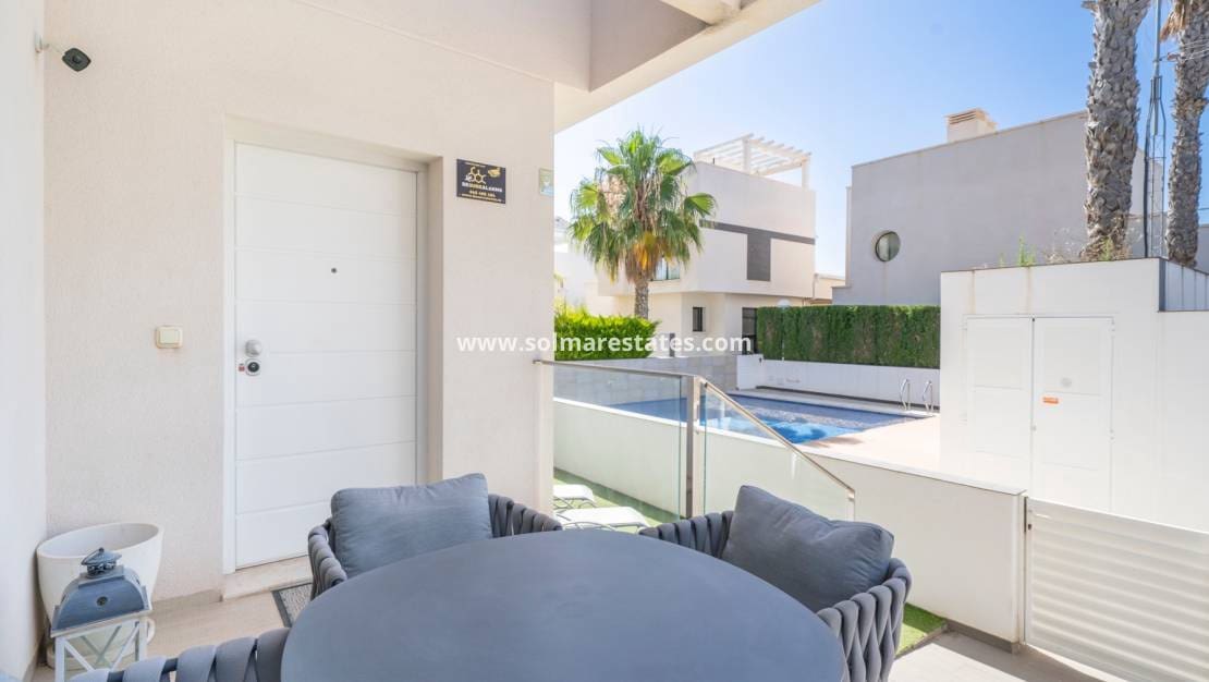 Chalet de 3 habitaciones en Doña Pepa en venta con piscina - 399.000 € (Ref: 9922699)