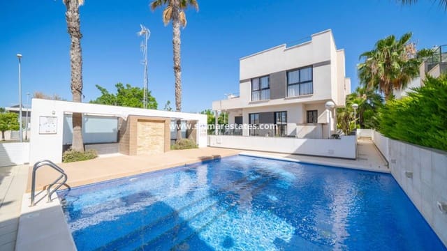 Chalet de 3 habitaciones en Doña Pepa, Rojales en venta con piscina - 399.000 € (Ref: 9922699)