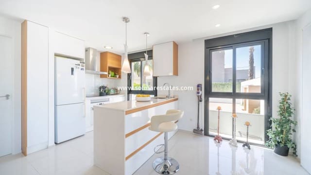 Chalet de 3 habitaciones en Doña Pepa, Rojales en venta con piscina - 399.000 € (Ref: 9922699)