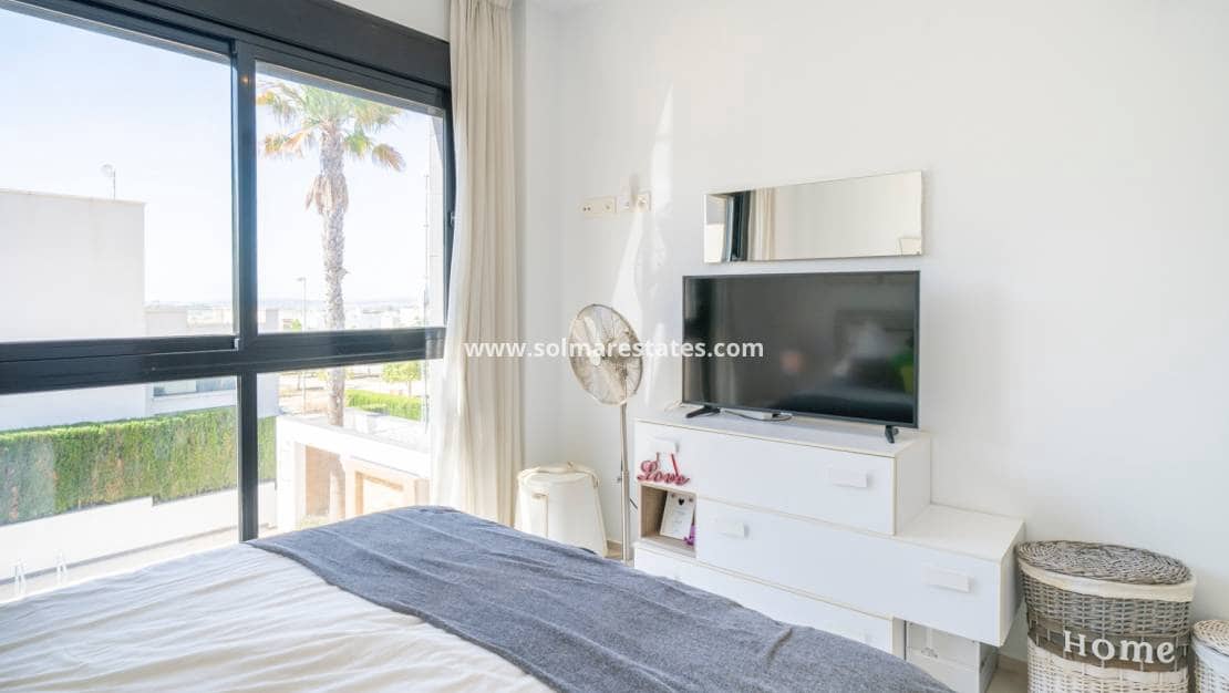 Chalet de 3 habitaciones en Doña Pepa en venta con piscina - 399.000 € (Ref: 9922699)