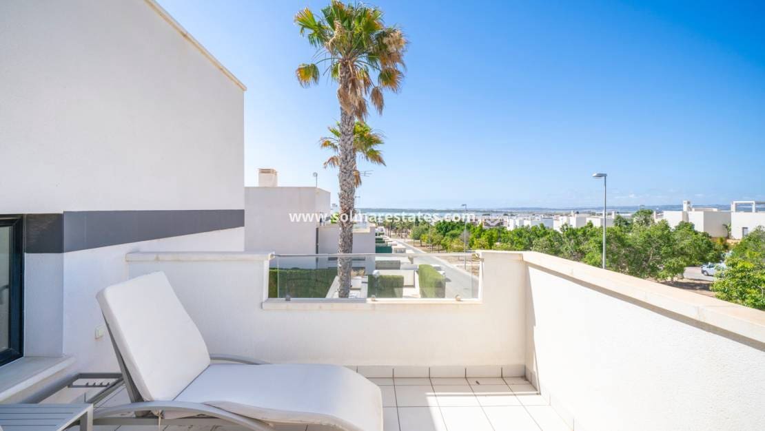 Chalet de 3 habitaciones en Doña Pepa en venta con piscina - 399.000 € (Ref: 9922699)
