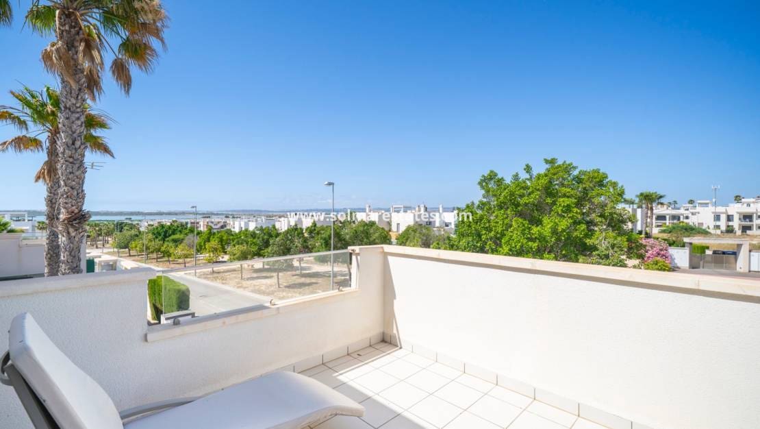 Chalet de 3 habitaciones en Doña Pepa en venta con piscina - 399.000 € (Ref: 9922699)