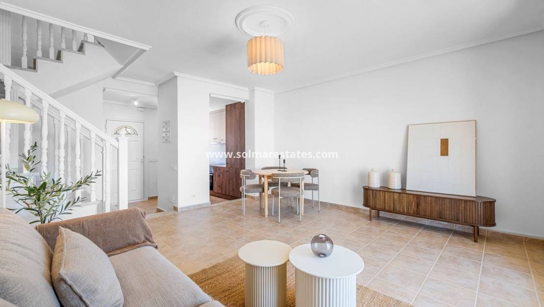 3 soveværelse Semi-Rækkehus til salg i La Marquesa med swimmingpool - € 269.000 (Ref: 9922700)