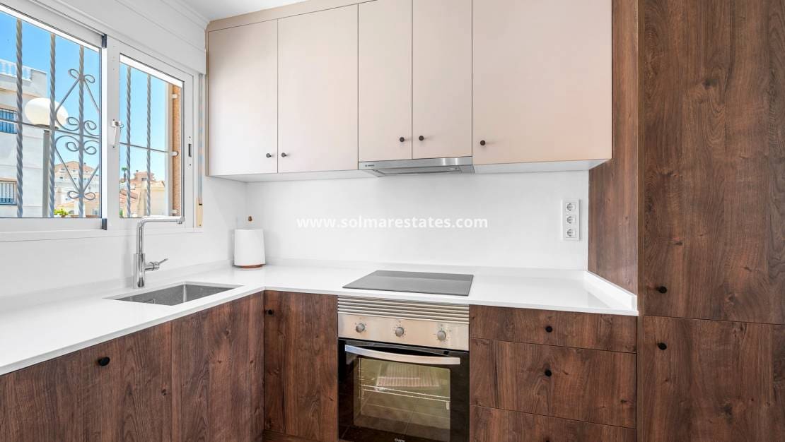 3 soveværelse Semi-Rækkehus til salg i La Marquesa med swimmingpool - € 269.000 (Ref: 9922700)