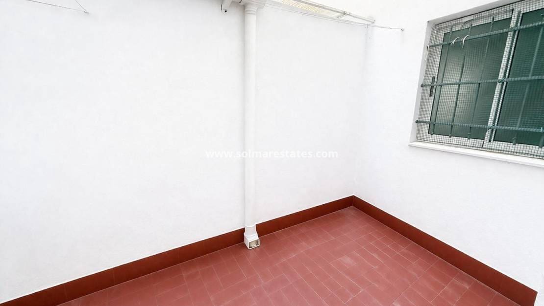 2 soverom Leilighet til salgs i Torrevieja med svømmebasseng - € 149 000 (Ref: 9922701)