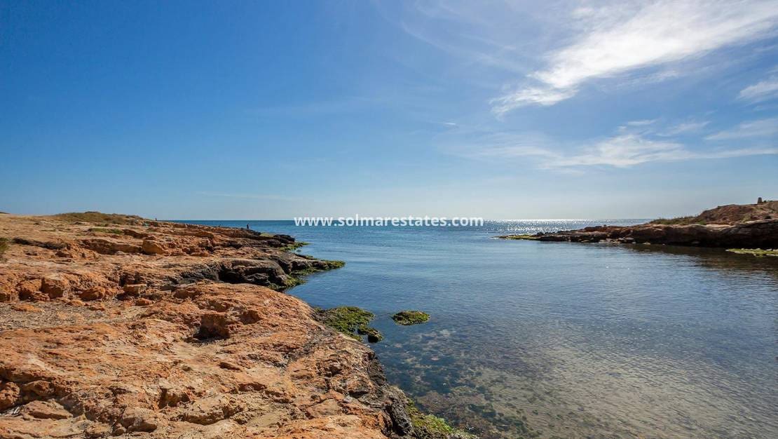 2 soverom Leilighet til salgs i Torrevieja med svømmebasseng - € 149 000 (Ref: 9922701)