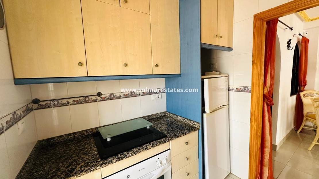 Pareado de 3 habitaciones en Los Montesinos en venta con piscina - 179.000 € (Ref: 9922702)
