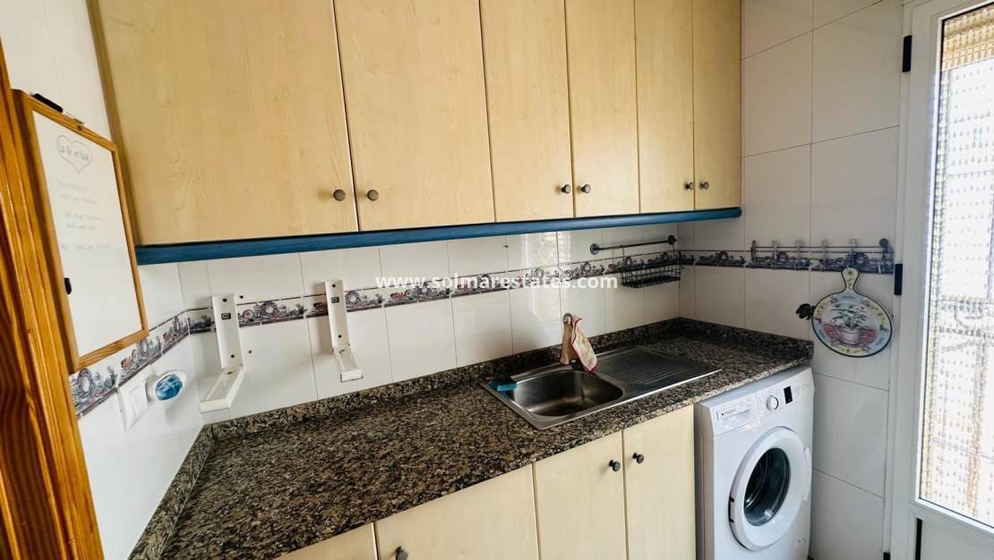 Pareado de 3 habitaciones en Los Montesinos en venta con piscina - 179.000 € (Ref: 9922702)