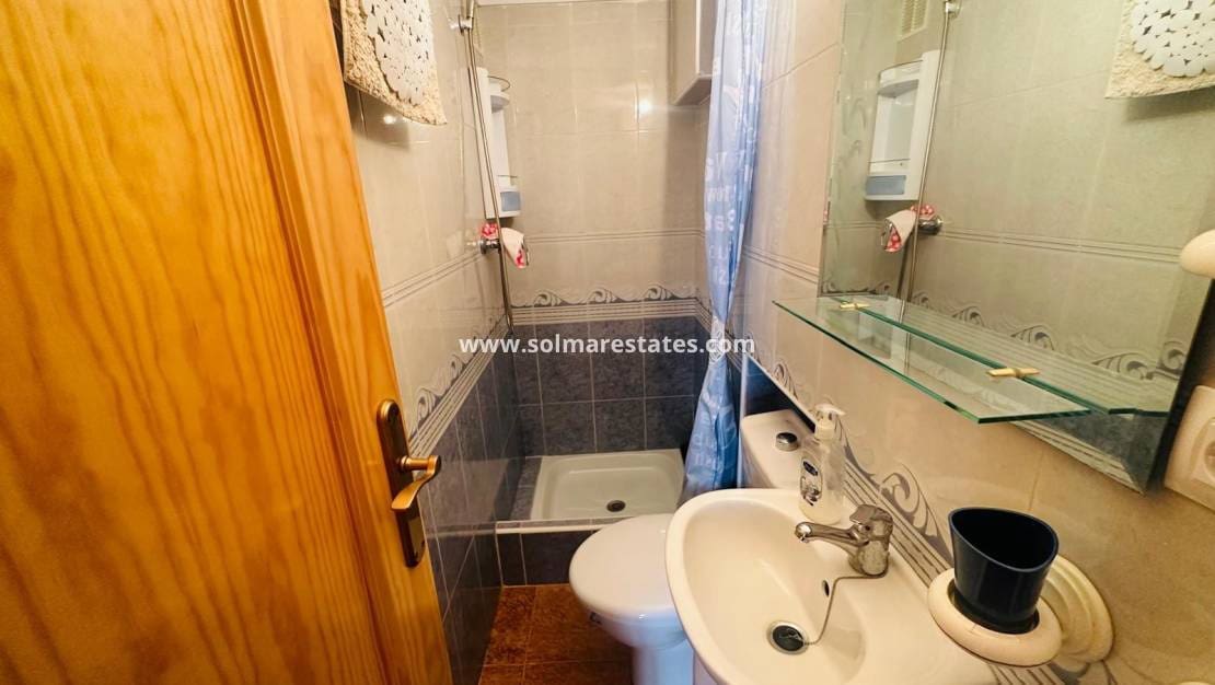 Pareado de 3 habitaciones en Los Montesinos en venta con piscina - 179.000 € (Ref: 9922702)