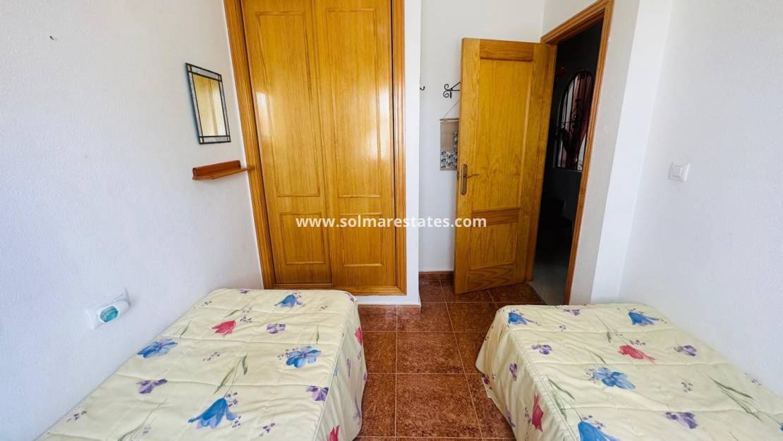 Pareado de 3 habitaciones en Los Montesinos en venta con piscina - 179.000 € (Ref: 9922702)