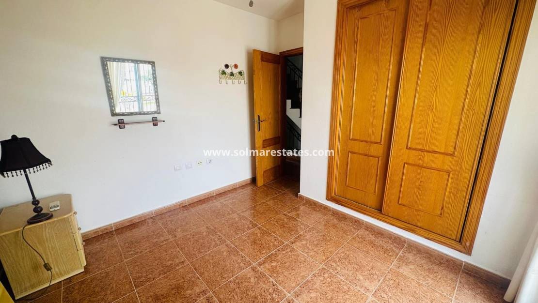 Pareado de 3 habitaciones en Los Montesinos en venta con piscina - 179.000 € (Ref: 9922702)