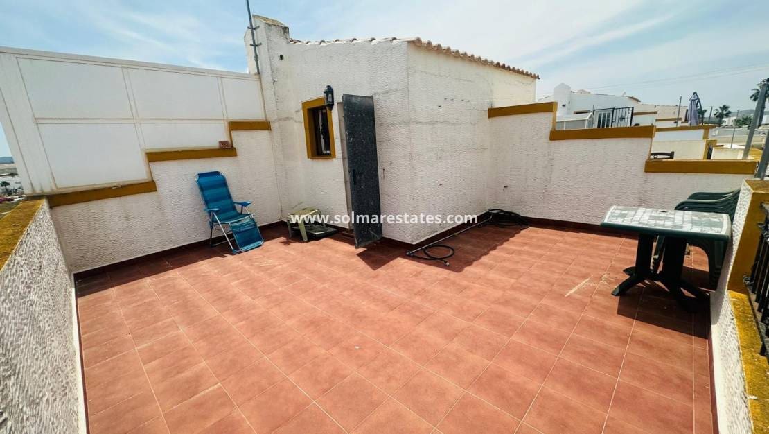 Pareado de 3 habitaciones en Los Montesinos en venta con piscina - 179.000 € (Ref: 9922702)
