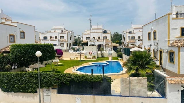 Pareado de 3 habitaciones en Los Montesinos en venta con piscina - 179.000 € (Ref: 9922702)