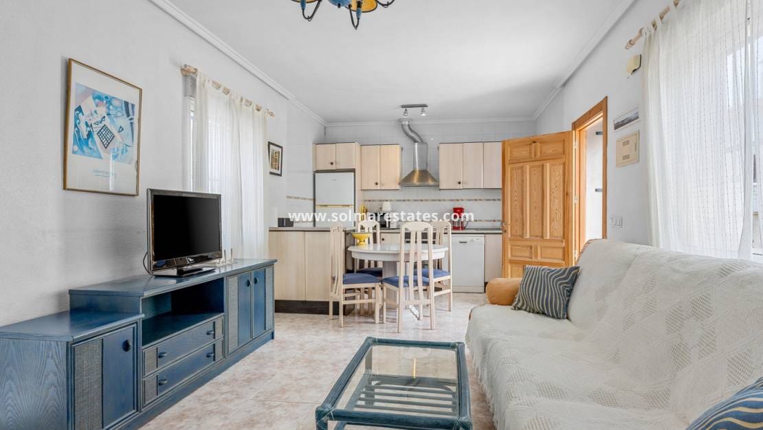 3 slaapkamer Rijtjeshuis te koop in La Marquesa met zwembad - € 209.000 (Ref: 9922703)