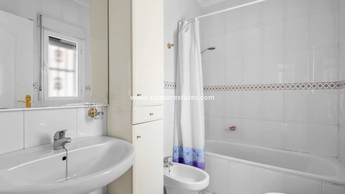 3 slaapkamer Rijtjeshuis te koop in La Marquesa met zwembad - € 209.000 (Ref: 9922703)